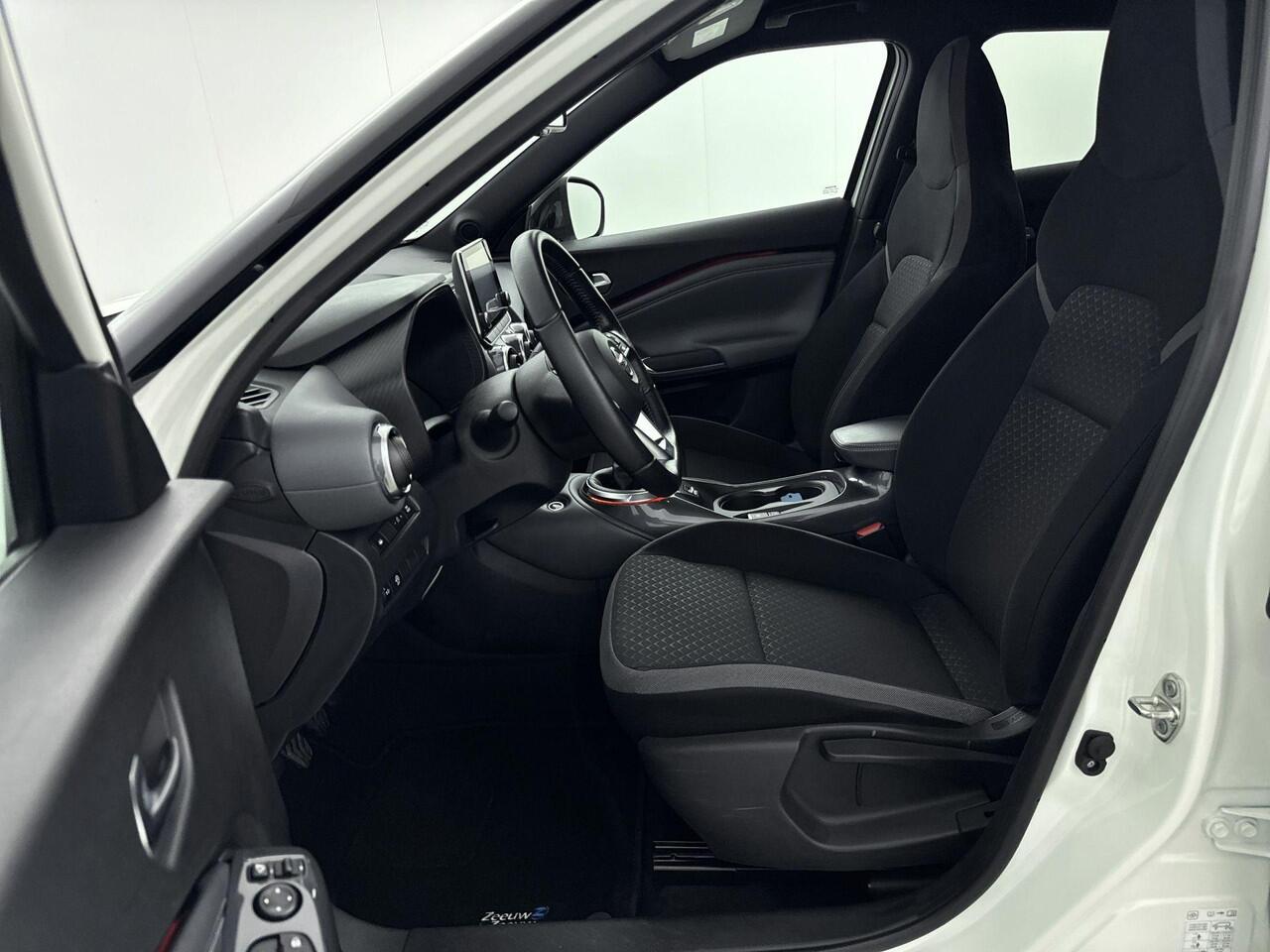 Nissan JUKE 1.0 DIG-T N-Connecta 117PK | Climate Control | Achteruitrijcamera | Lichtmetalen Velgen 17'' | Apple CarPlay & Android Auto