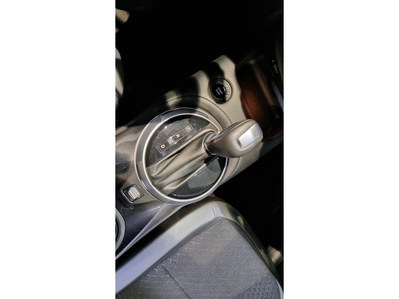 Nissan JUKE 1.6 Hybrid N-Connecta