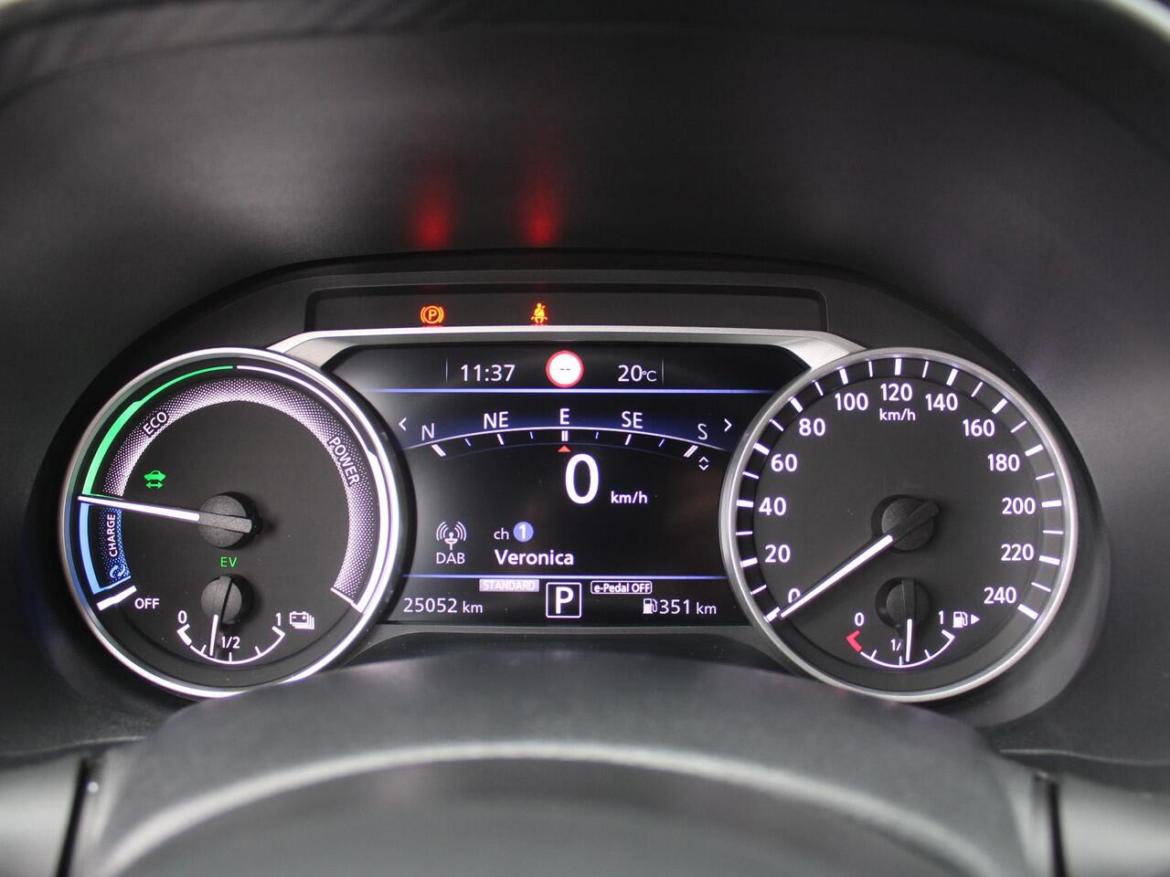 Nissan JUKE 1.6 Hybrid N-Design | Trekhaak | Stuur-/stoel-/voorruitverwarming | Camera | Clima | Navi | 19" LM | Cruise |