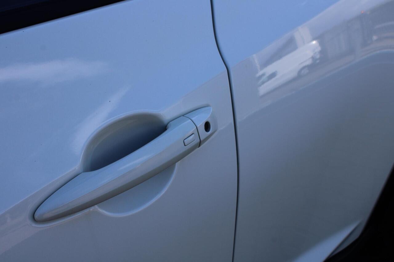 Nissan JUKE Hybrid 143 N-Connecta | AUTOMAAT | APPLE CARPLAY/ANDROID AUTO | CAMERA | TREKHAAK |