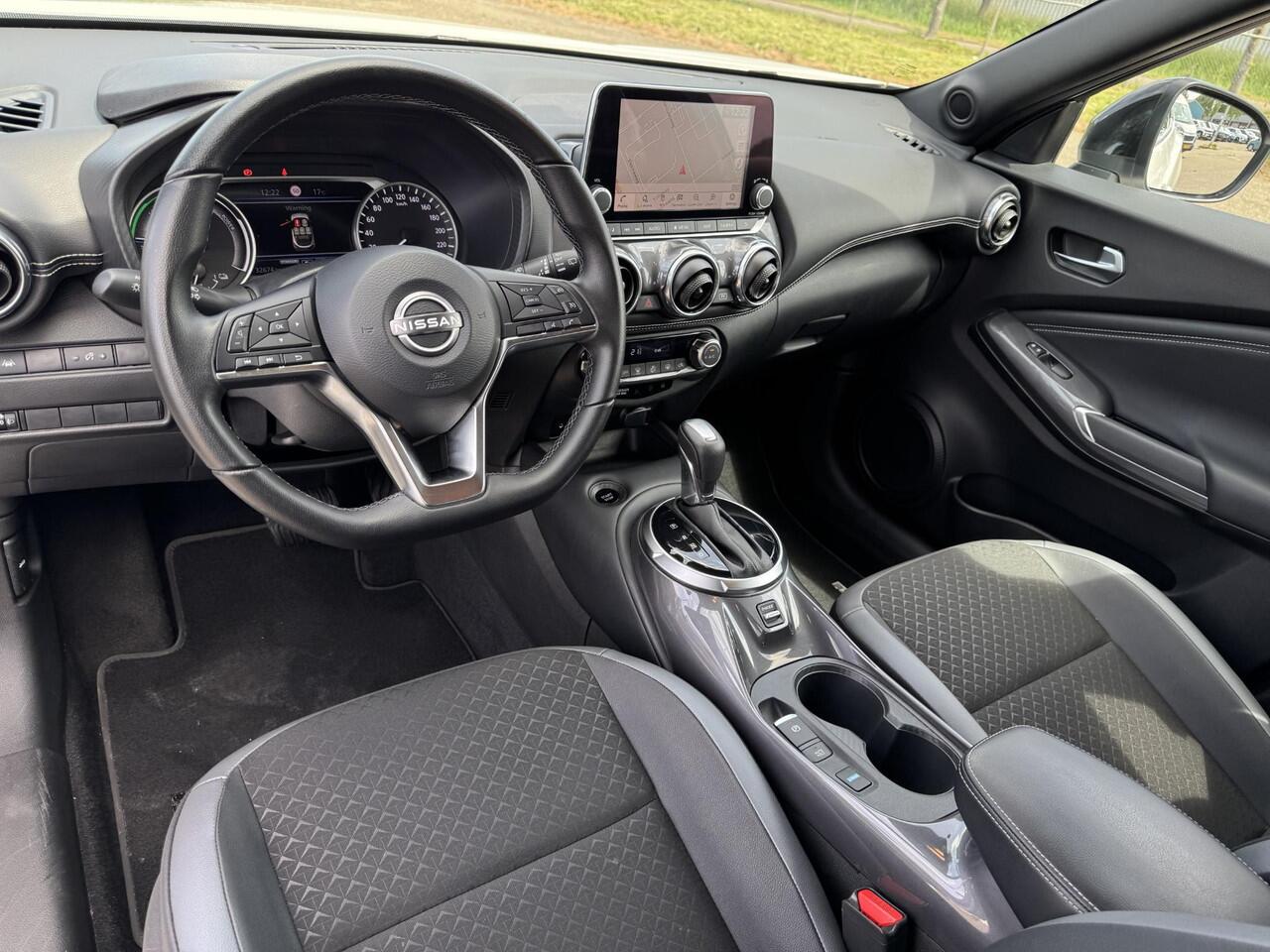 Nissan JUKE 1.6 Hybrid N-Connecta Parking Pack