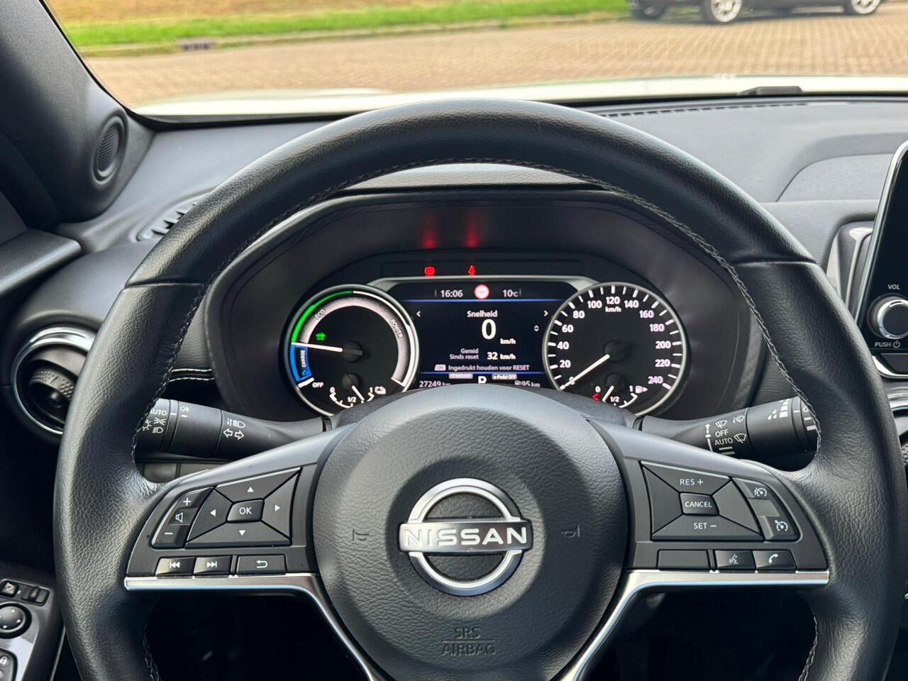 Nissan JUKE 1.6 Hybrid N-Connecta | CAMERA | KEYLESS ENTRY/START |
