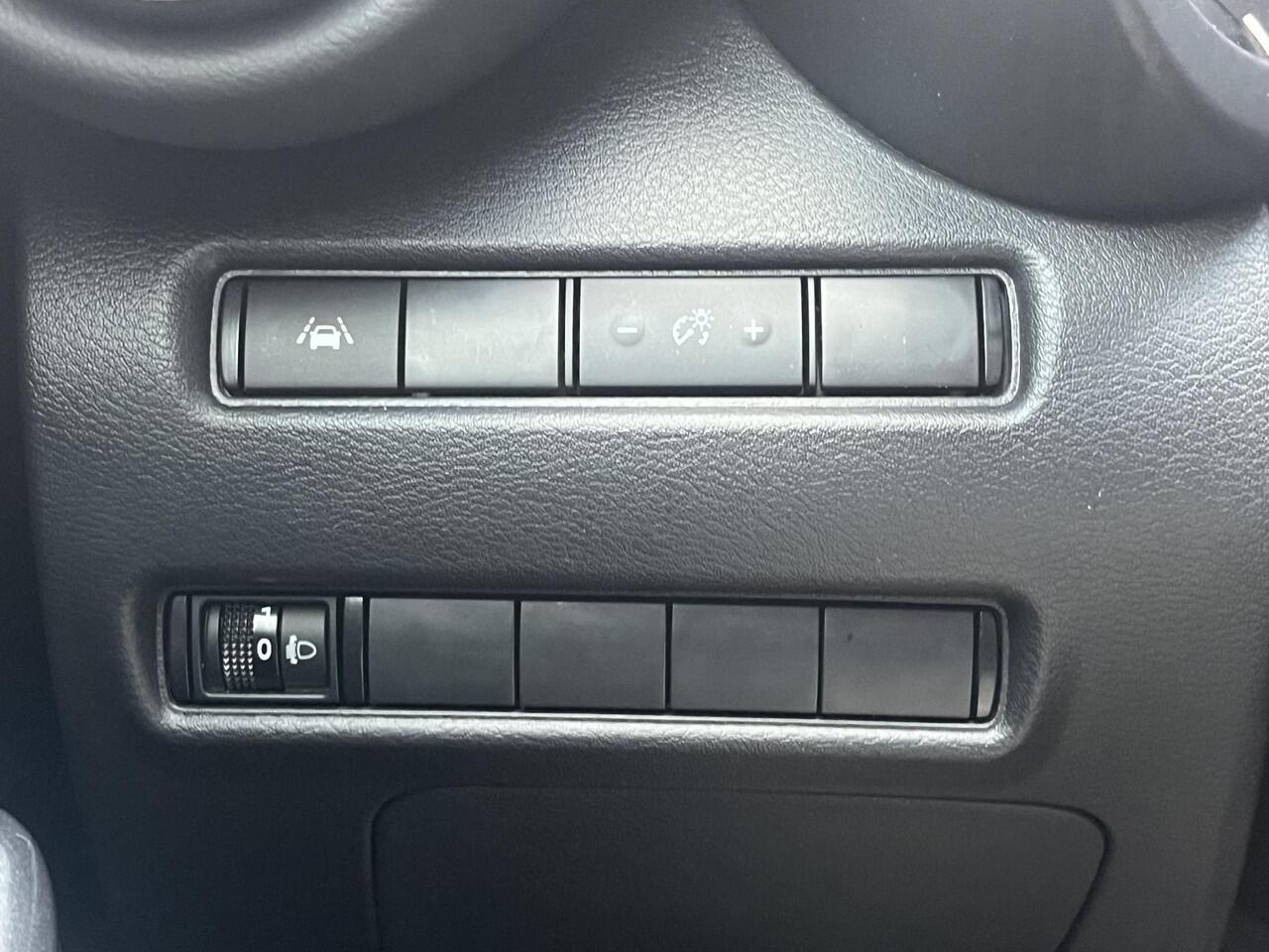 Nissan JUKE 1.6 Hybrid N-Design / Achteruitrijcamera / Cruise- en Climate Control / Apple Carplay & Android Auto / Keyless Entry & Start / Navigatie full map / Parkeersensoren voor en achter / DAB Radio