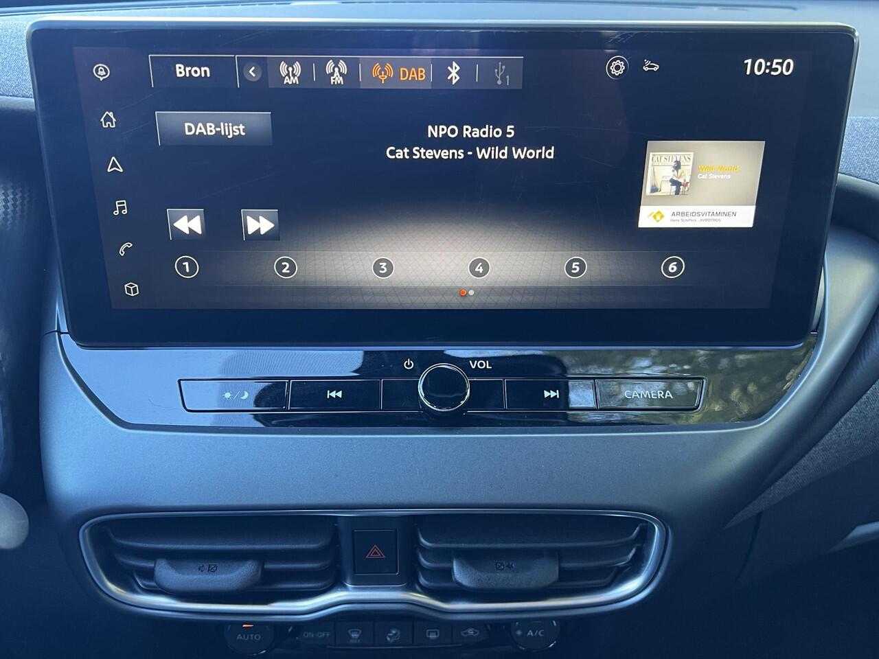 Nissan JUKE 1.0 DIG-T Business Access DCT 7 Automaat / Trekhaak ( 1.250 kg) / Navigatie / Stoelverwarming / Achteruitrijcamera / Apple Carplay Android / Climate control / All Season banden /