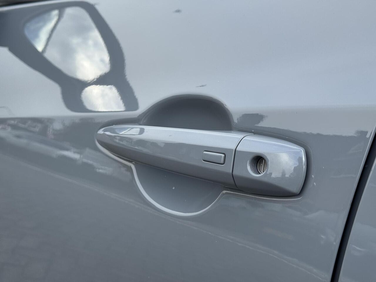 Nissan JUKE N-Connecta 1.6 Hybrid 143PK Automaat Achteruitrijcamera, Keyless, Apple Carplay, Android Auto, Parkeersensoren, Cruise Control, Climate Control