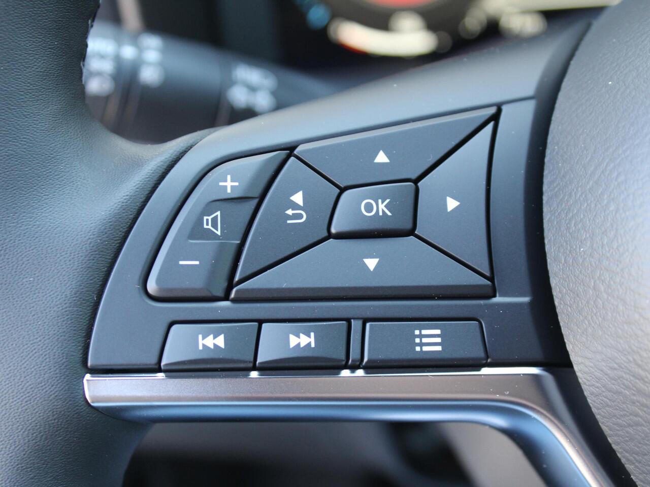 Nissan JUKE 1.6 Hybrid N-Design / Cold Pack Light / Technology Pack / Interior Pack /