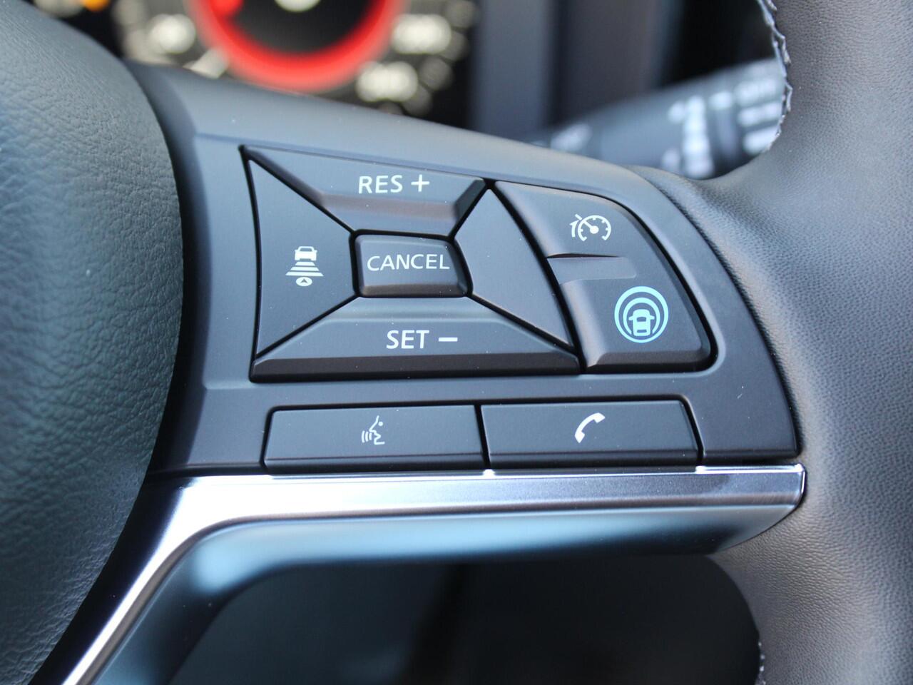 Nissan JUKE 1.6 Hybrid N-Design / Cold Pack Light / Technology Pack / Interior Pack /