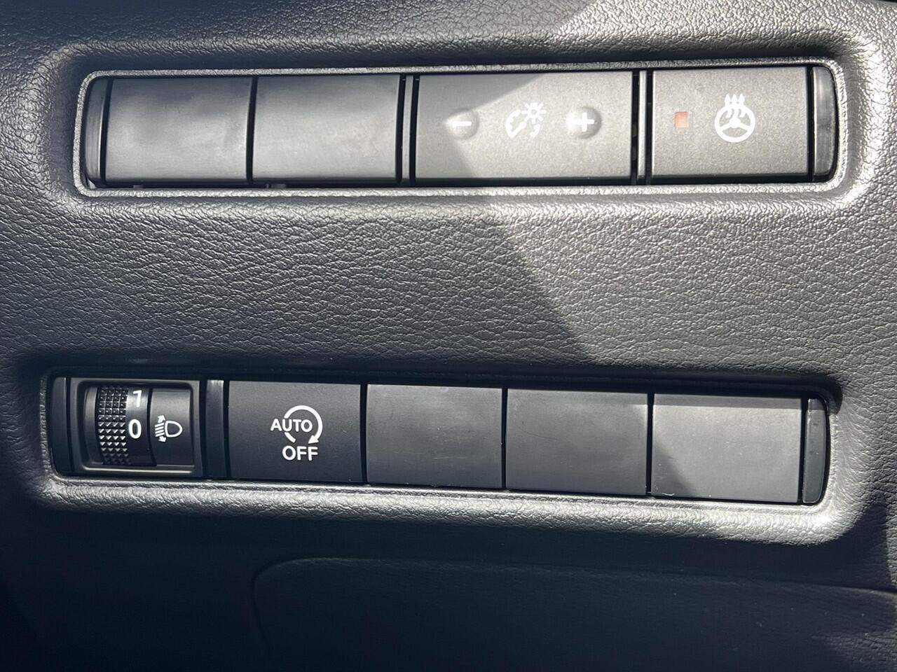 Nissan JUKE 1.0 DIG-T N-Connecta Automaat / Dealer onderhouden / Stuur-, stoel- en voorruitverwarming / Camera / Navigatie / Apple Carplay Android Auto / 17" LM wielen /