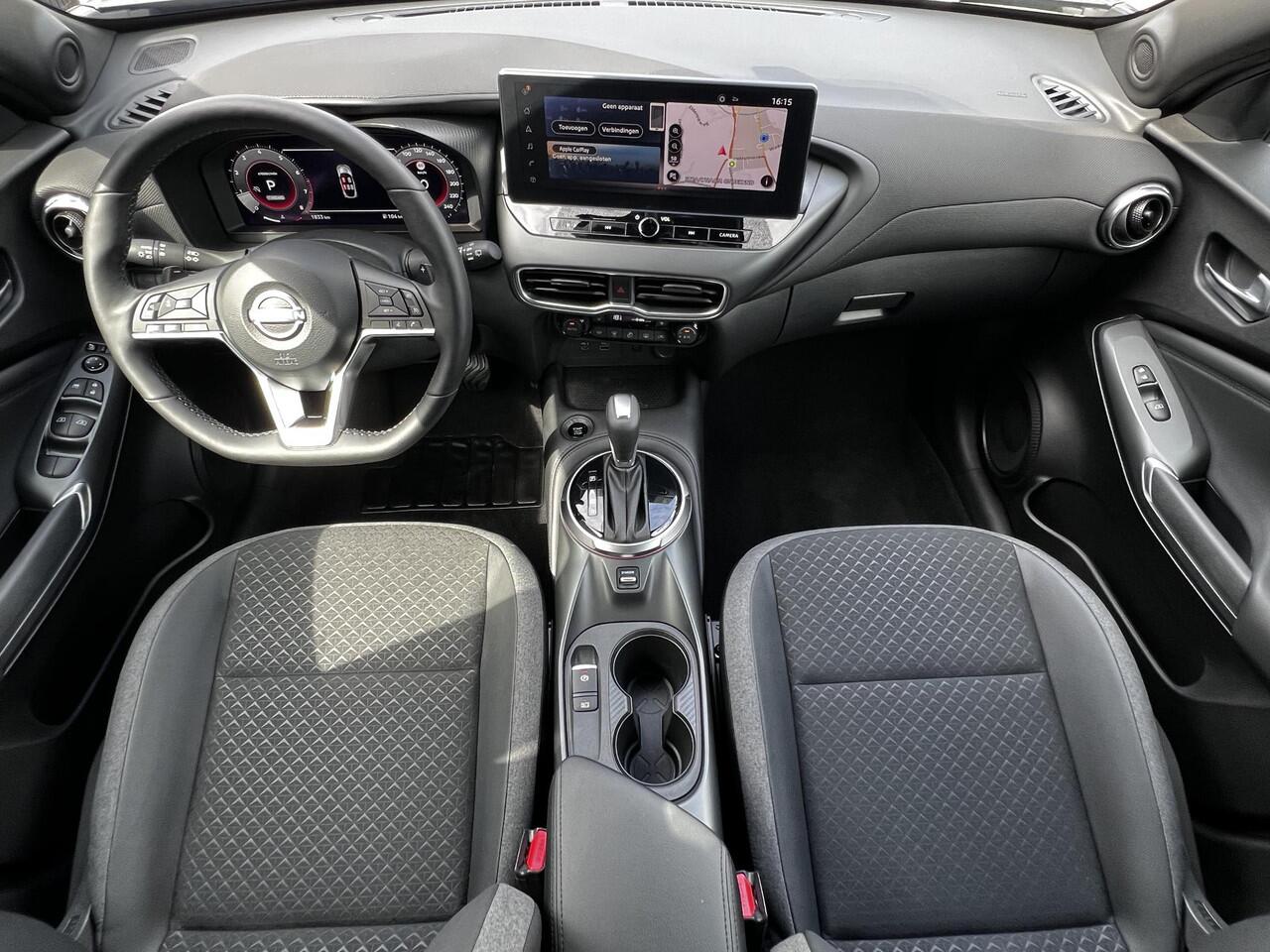 Nissan JUKE 1.0 DIG-T N-Connecta Automaat / Dealer onderhouden / Stuur-, stoel- en voorruitverwarming / Camera / Navigatie / Apple Carplay Android Auto / 17" LM wielen /