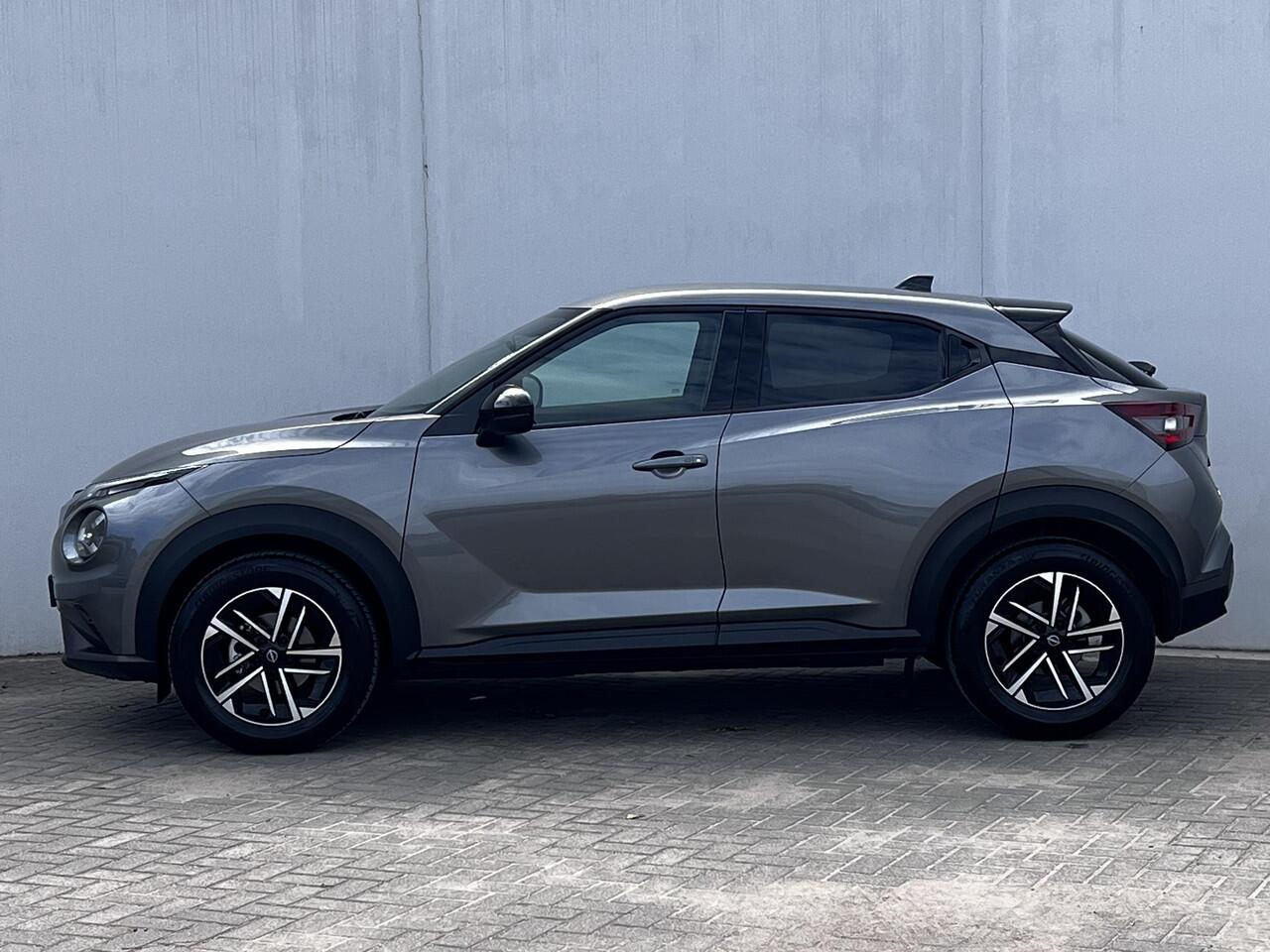 Nissan JUKE 1.0 DIG-T N-Connecta Automaat / Dealer onderhouden / Stuur-, stoel- en voorruitverwarming / Camera / Navigatie / Apple Carplay Android Auto / 17" LM wielen /