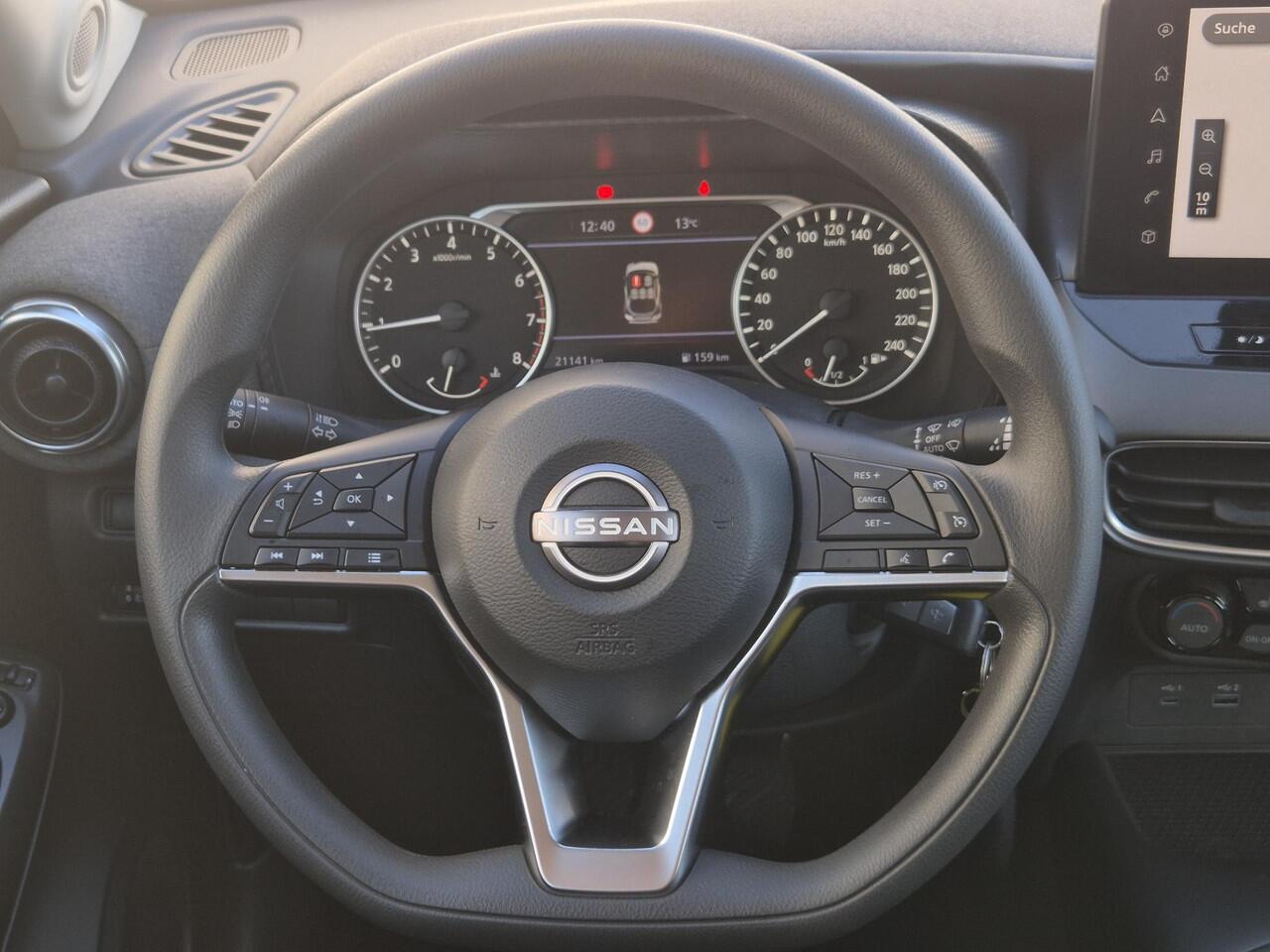 Nissan JUKE 1.0 DIG-T Acenta Handgeschakeld / Allseason banden / Apple Carplay Android Auto / Achteruitrijcamera / Stoelverwarming / Navigatie / Climate control / Cruise control / Lichtmetalen wielen 17" /