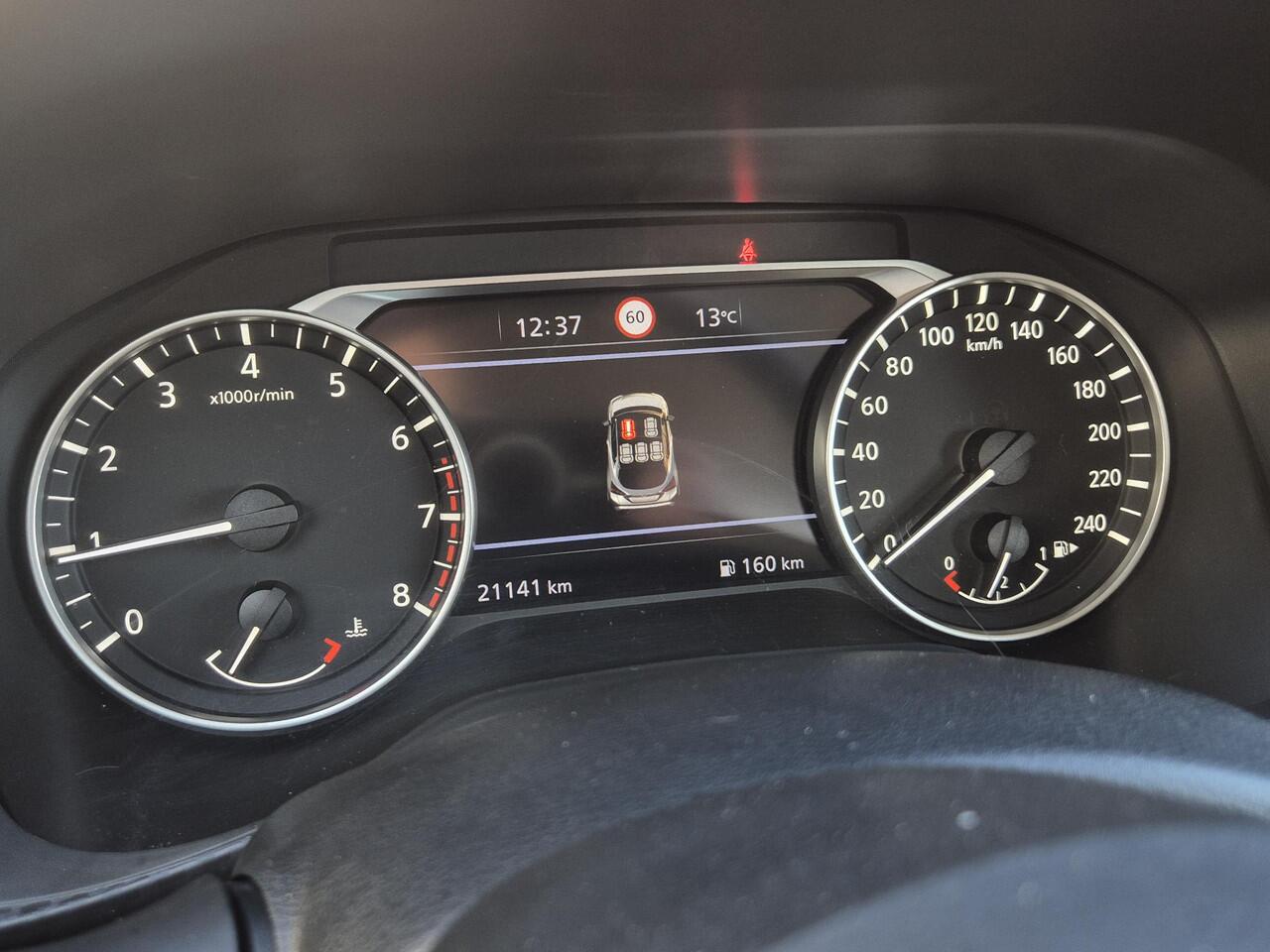 Nissan JUKE 1.0 DIG-T Acenta Handgeschakeld / Allseason banden / Apple Carplay Android Auto / Achteruitrijcamera / Stoelverwarming / Navigatie / Climate control / Cruise control / Lichtmetalen wielen 17" /