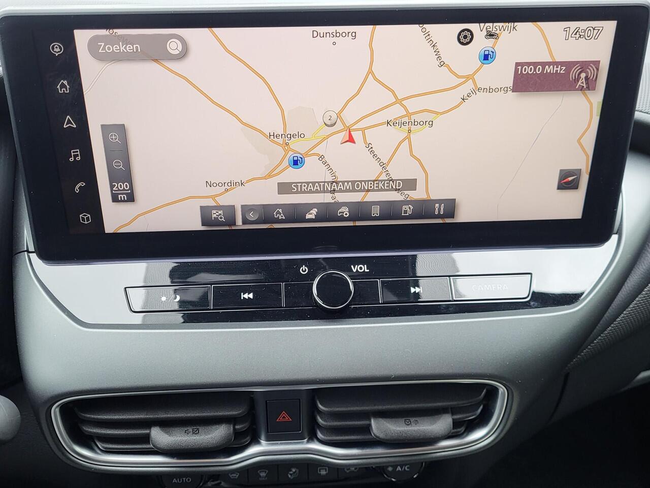 Nissan JUKE 1.0 DIG-T N-Connecta / All Seasons banden / Coldpack / Navigatie / Camera / Apple Carplay / Android Auto