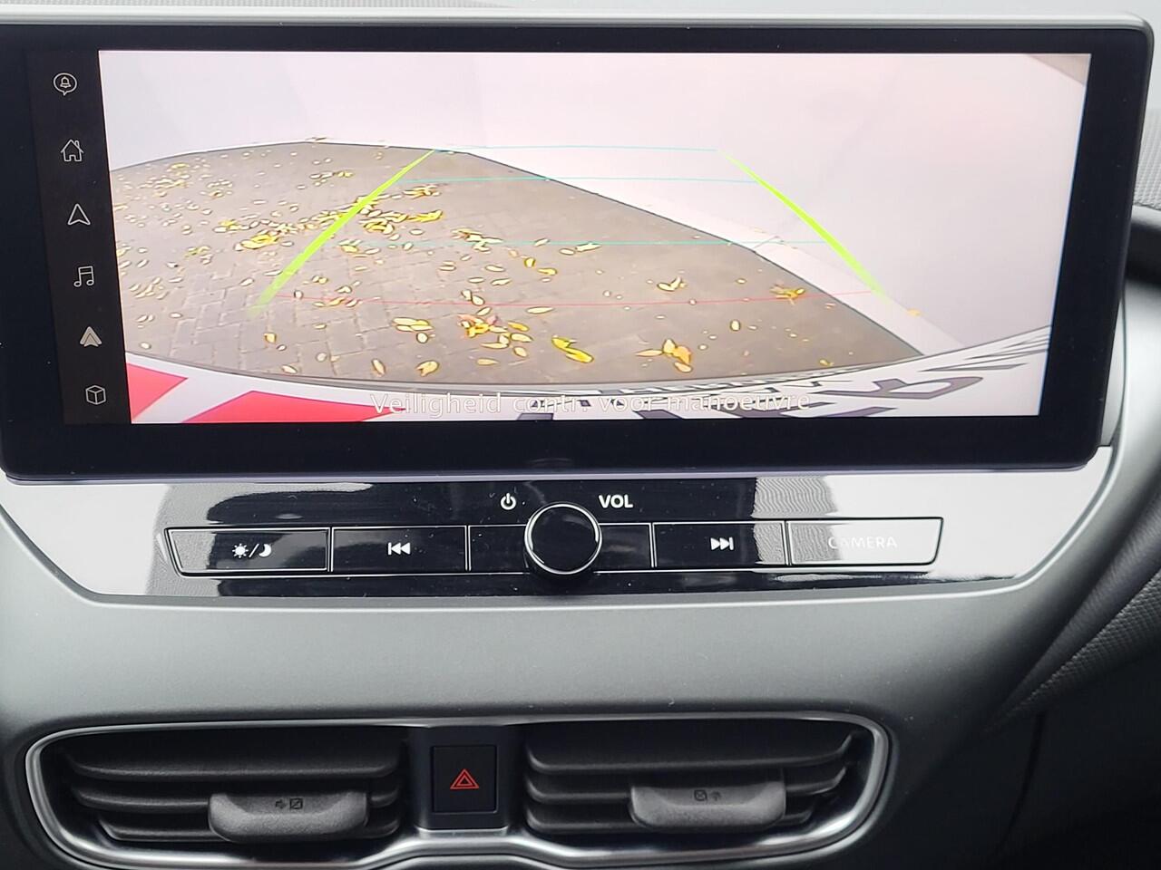 Nissan JUKE 1.0 DIG-T N-Connecta / All Seasons banden / Coldpack / Navigatie / Camera / Apple Carplay / Android Auto