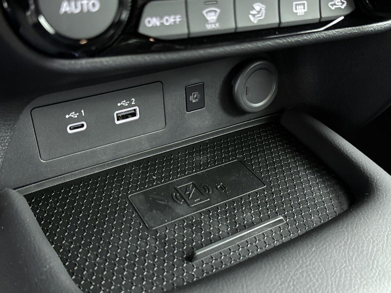 Nissan JUKE 1.6 Hybrid Tekna | BOSE | Stoelverwarming | 360 Camera | ProPILOT | 19" Lichtmetalen velgen