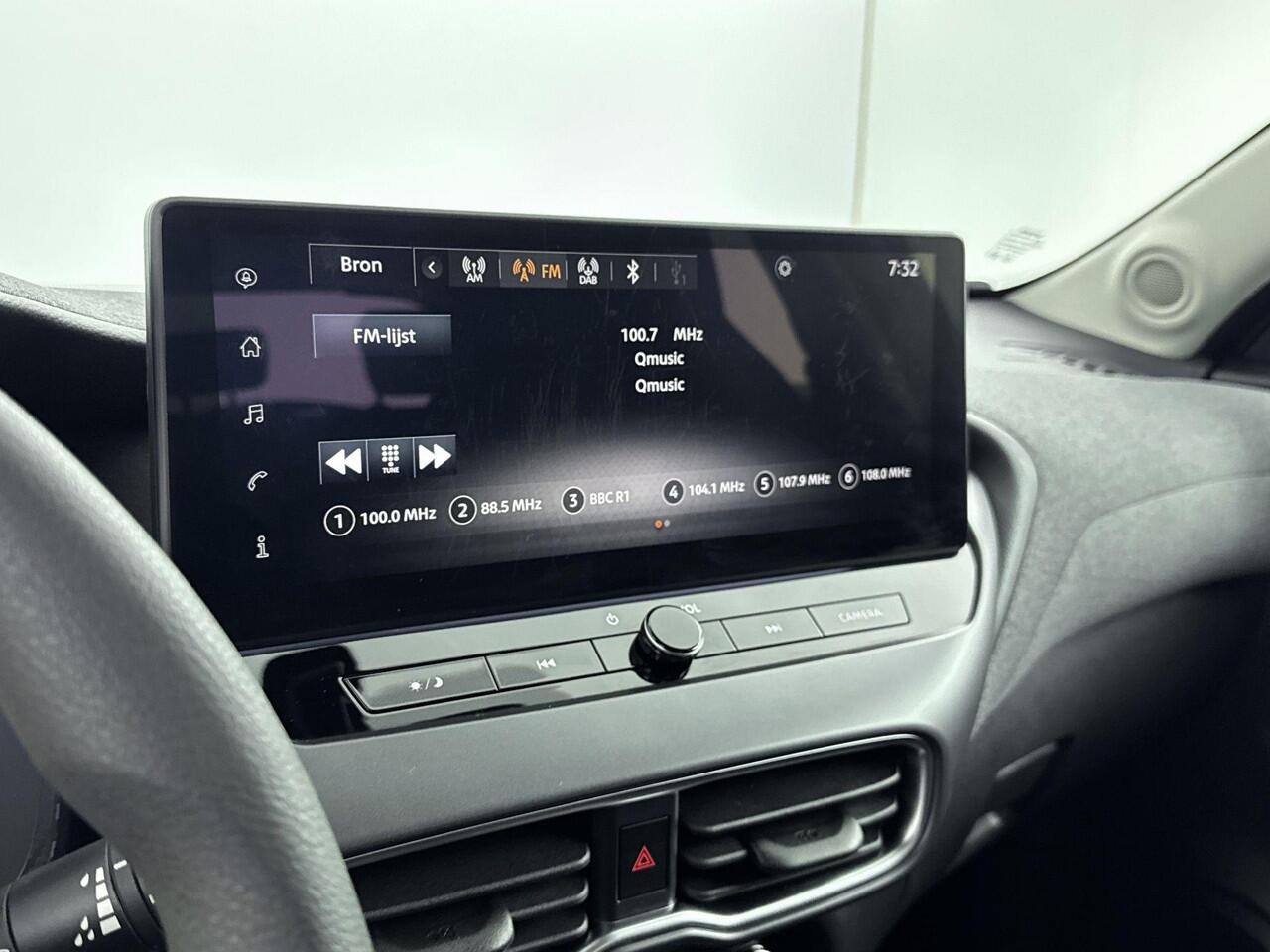 Nissan JUKE 1.0 DIG-T Acenta 114PK | Achteruitrijcamera | Apple CarPlay & Android Auto | Stoelverwarming | Climate Control | Parkeersensoren | LED Koplampen