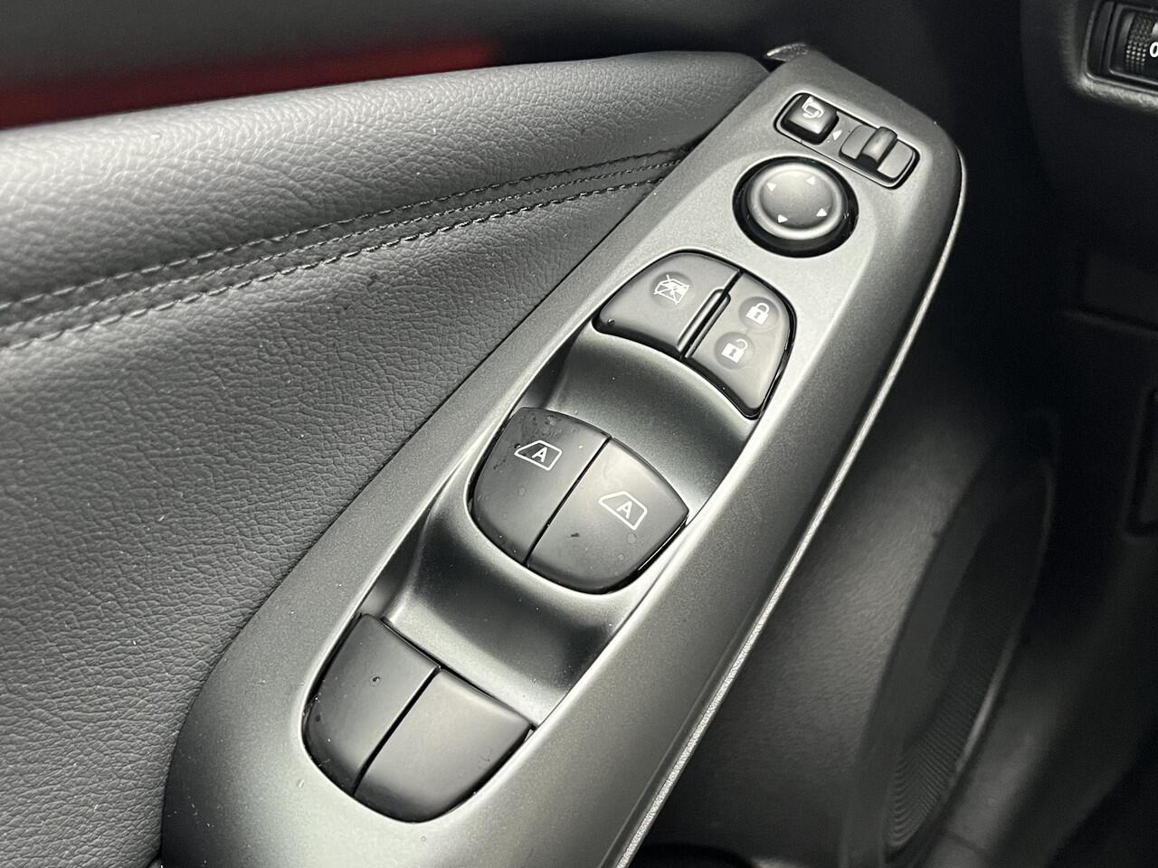 Nissan JUKE 1.0 DIG-T N-Connecta / Fabrieksgarantie tot 07-03-2028 / Achteruitrijcamera / Apple Carplay & Android Auto / Keyless Entry & Start / Navigatie full map / Cruise- en Climate Control / Stuur- en Stoelverwarming / Parkeersensoren voor en achter