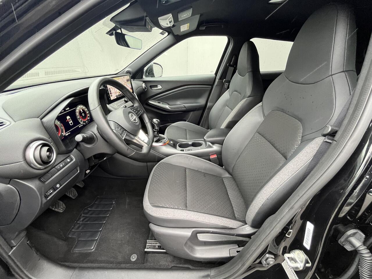 Nissan JUKE 1.0 DIG-T N-Connecta / Fabrieksgarantie tot 07-03-2028 / Achteruitrijcamera / Apple Carplay & Android Auto / Keyless Entry & Start / Navigatie full map / Cruise- en Climate Control / Stuur- en Stoelverwarming / Parkeersensoren voor en achter