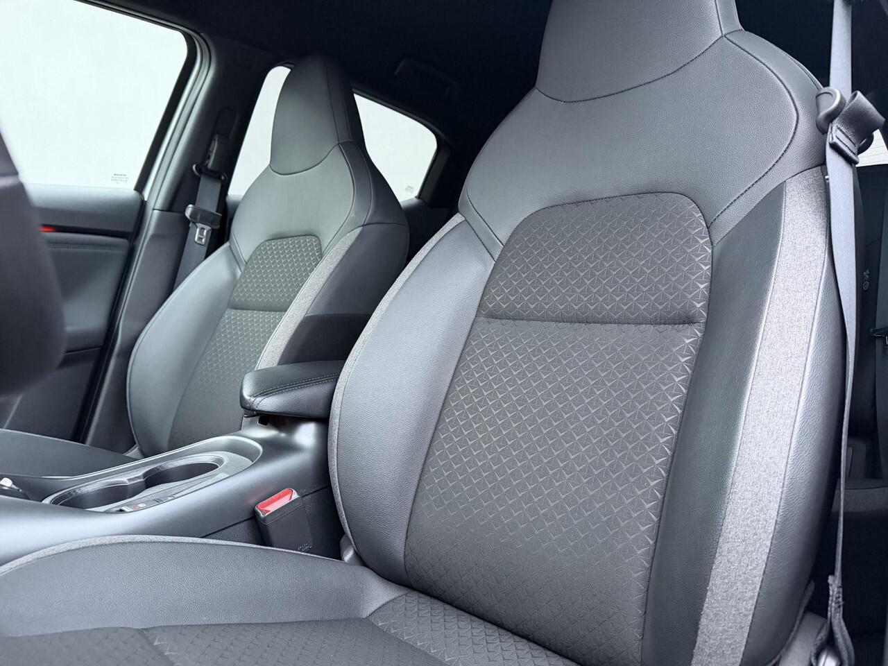 Nissan JUKE 1.0 DIG-T N-Connecta DCT Automaat / Coldpack / Navigatie / Camera / Stoel & Stuurwielverwarming / Apple Carplay & Android Auto / Cruise Control / Keyless / All Season Banden / DAB / LED /