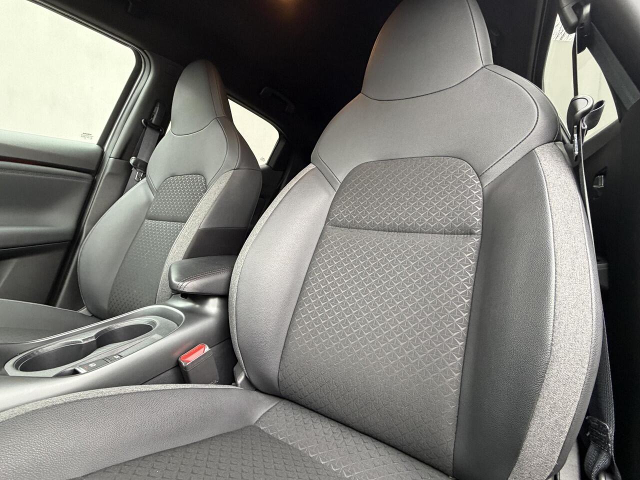 Nissan JUKE 1.0 DIG-T N-Connecta / Fabrieksgarantie tot 4-2028 / Navigatie / Camera / Stoel Verwarming / Stuurwiel Verwarming / Apple Carplay & Android Auto / Cruise Control / Clima / PDC /