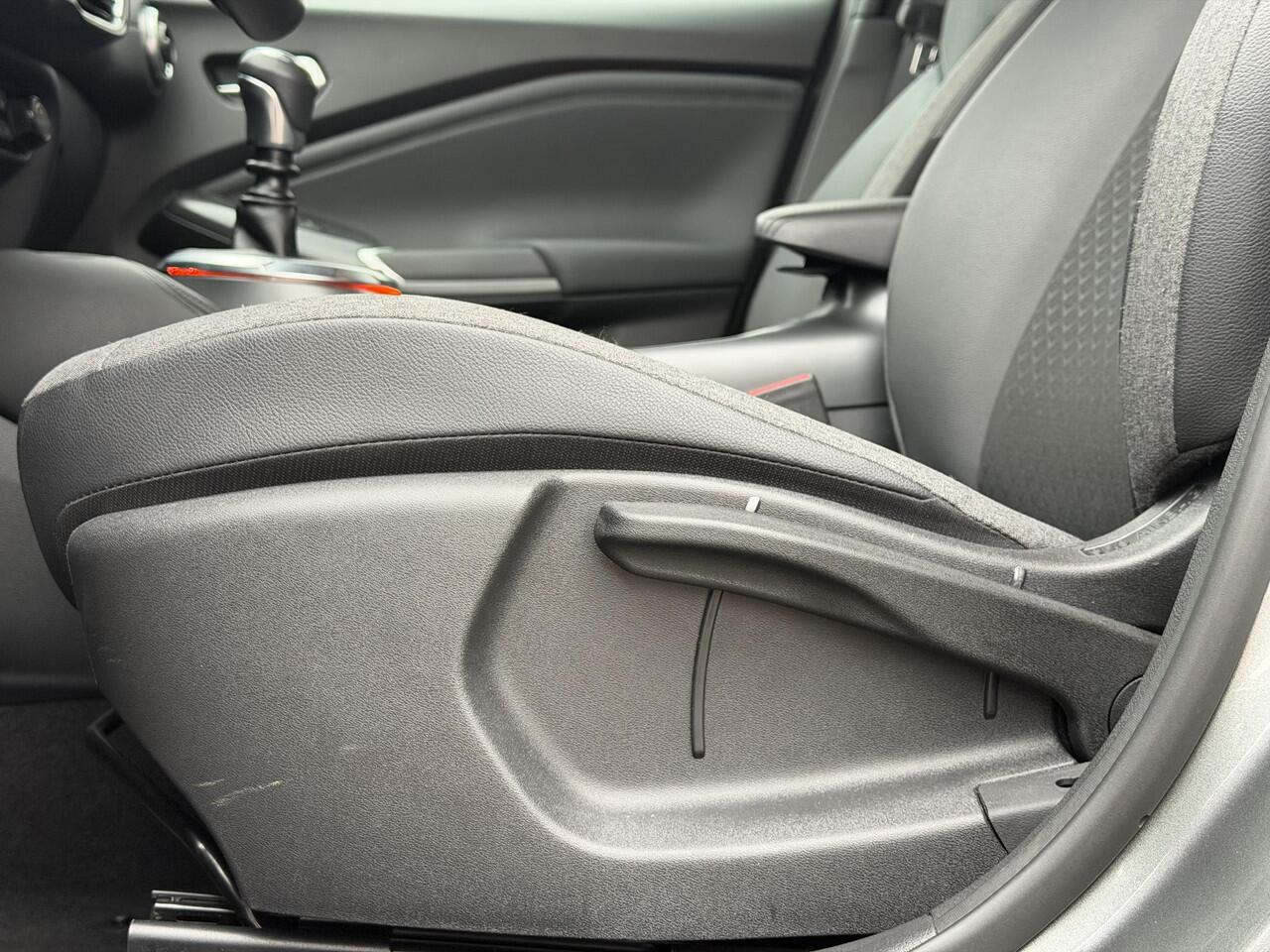 Nissan JUKE 1.0 DIG-T N-Connecta / Fabrieksgarantie tot 4-2028 / Navigatie / Camera / Stoel Verwarming / Stuurwiel Verwarming / Apple Carplay & Android Auto / Cruise Control / Clima / PDC /