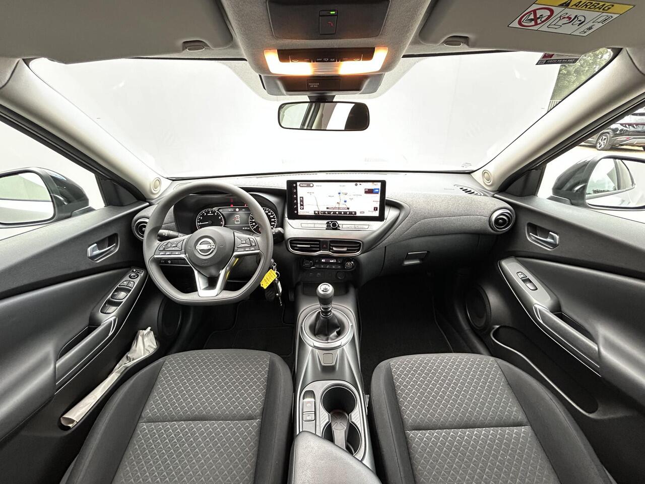 Nissan JUKE 1.0 DIG-T Acenta Handgeschakeld / Allseason banden / Apple carplay Android auto / Stoelverwarming / Achteruitrijcamera / Nissan Connect Navigatie / Cruise control / Climate control / Lichtmetalen wielen 17" /