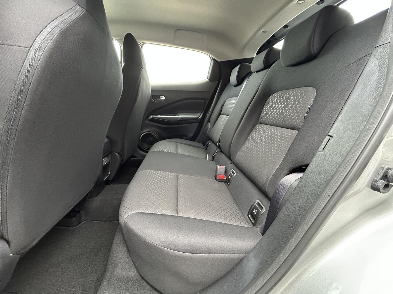 Nissan JUKE 1.0 DIG-T Acenta Handgeschakeld / Allseason banden / Apple carplay Android auto / Stoelverwarming / Achteruitrijcamera / Nissan Connect Navigatie / Cruise control / Climate control / Lichtmetalen wielen 17" /