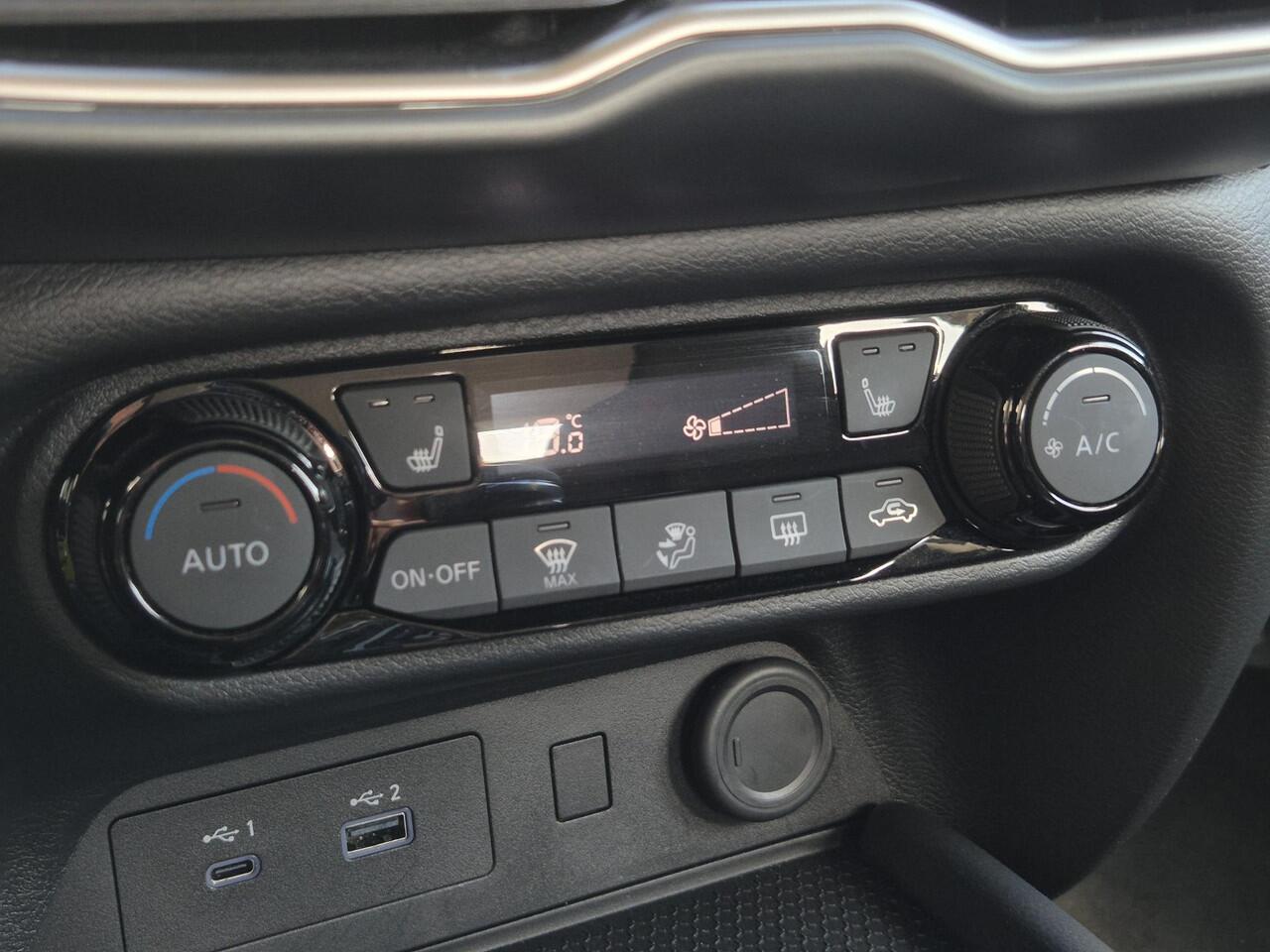 Nissan JUKE 1.0 DIG-T Acenta Handgeschakeld / Allseason banden / Apple Carplay Android Auto / Achteruitrijcamera / Stoelverwarming / Navigatie / Climate control / Cruise control / Lichtmetalen wielen 17" /