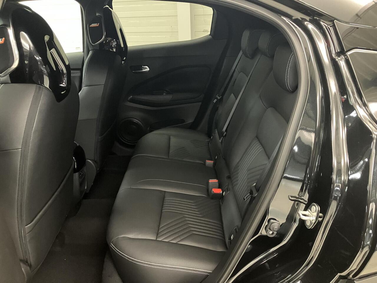 Nissan JUKE 1.6 Hybrid Tekna / ¤4.500,- Nissan Voorraadvoordeel / Nieuw uit voorraad leverbaar / Lederen Bekleding / Bose Premium Audio / Technology Pack /Stoel- en Stuurverwarming / Voorruitverwarming / 19 Inch Velgen /