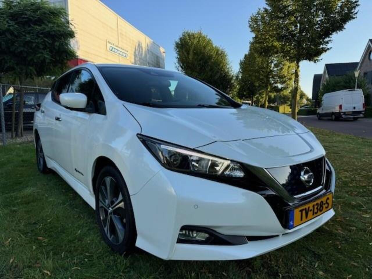 Nissan LEAF N-Connecta 40KWH/NAV/360CAM/CRUISE/STVERWARMING