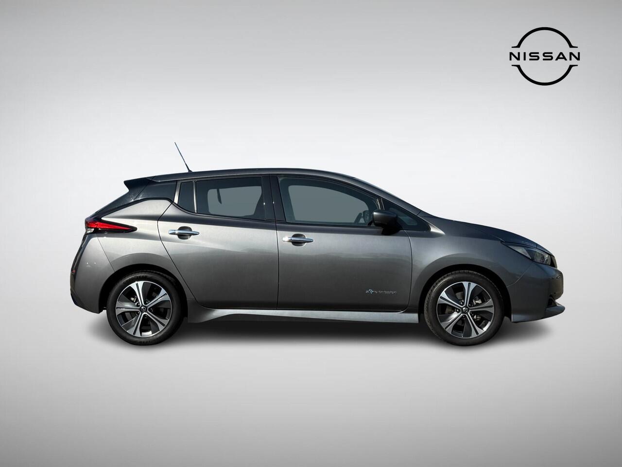 Nissan LEAF N-Connecta 40 kWh SoH 89% | Navigatie | 360° Camera | Stuur- + Stoelverwarming | Keyless Entry | Adapt. Cruise Control | Rijklaarprijs!