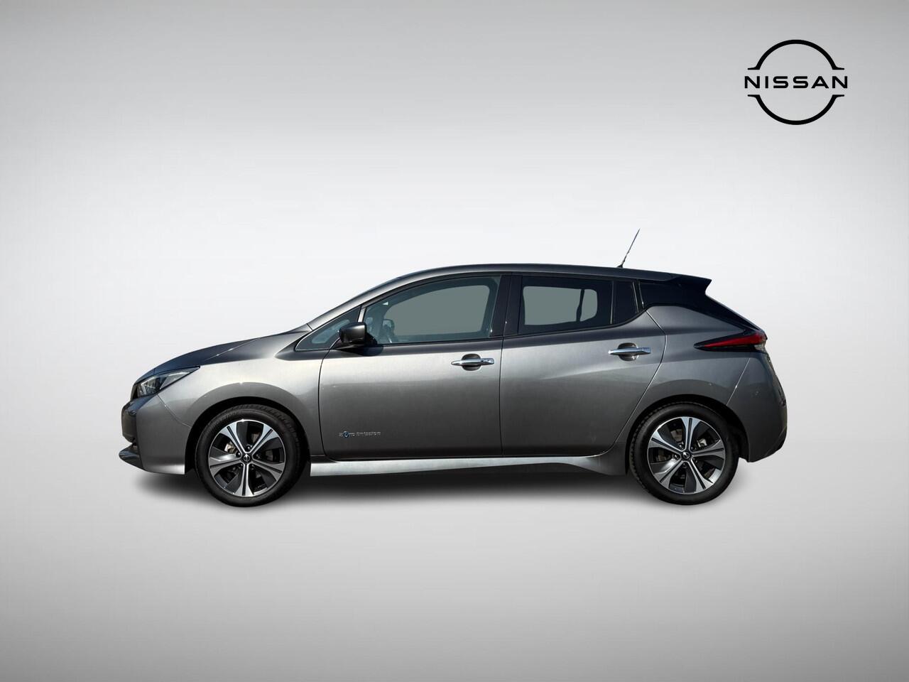 Nissan LEAF N-Connecta 40 kWh SoH 89% | Navigatie | 360° Camera | Stuur- + Stoelverwarming | Keyless Entry | Adapt. Cruise Control | Rijklaarprijs!