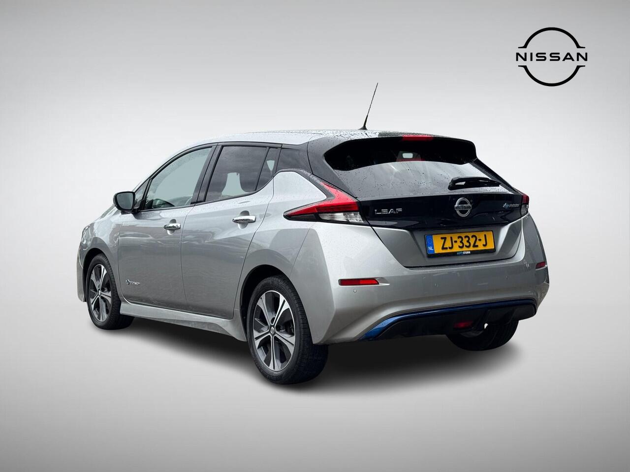 Nissan LEAF N-Connecta 40 kWh SoH 89% | Navigatie | 360° Camera | Stuur- + Stoelverwarming | Adapt. Cruise Control | Apple Carplay/Android Auto | Rijklaarprijs!