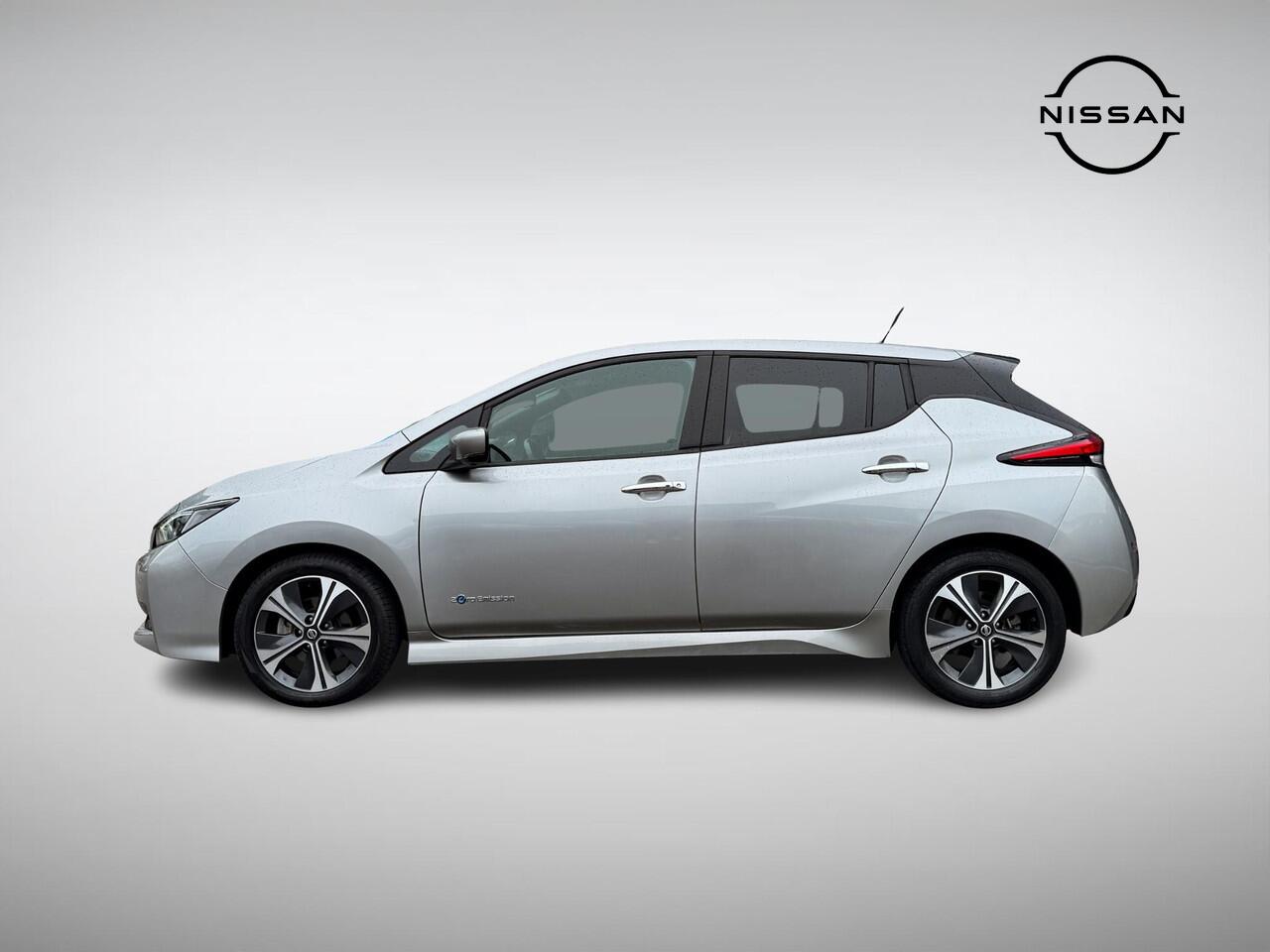 Nissan LEAF N-Connecta 40 kWh SoH 89% | Navigatie | 360° Camera | Stuur- + Stoelverwarming | Adapt. Cruise Control | Apple Carplay/Android Auto | Rijklaarprijs!