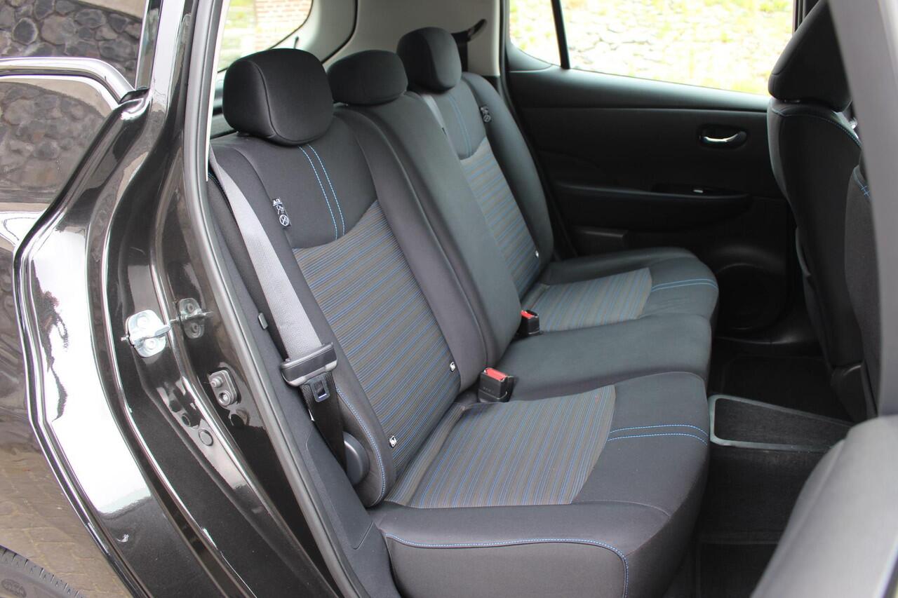 Nissan LEAF Acenta 40 kWh DAB snellader camera E pedal incl extra winter wielen set