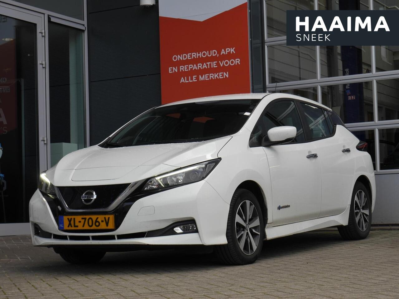 Nissan LEAF Acenta 40 kWh | Achteruitrijcamera | Stoel en stuurverwarming | Navigatie | Lichtmetalen velgen | Climate control | Cruise control adaptive | Keyless entry en start