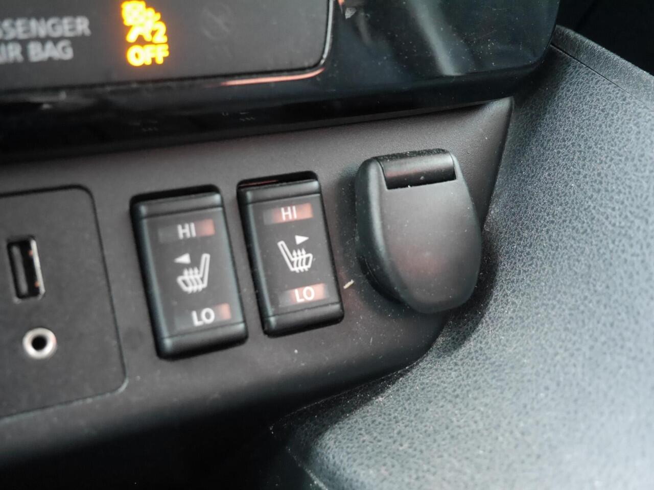 Nissan LEAF Acenta 40 kWh | Achteruitrijcamera | Stoel en stuurverwarming | Navigatie | Lichtmetalen velgen | Climate control | Cruise control adaptive | Keyless entry en start