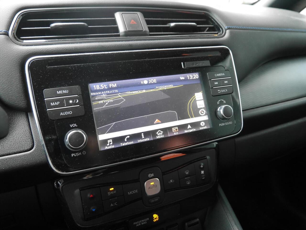 Nissan LEAF Acenta 40 kWh | Achteruitrijcamera | Stoel en stuurverwarming | Navigatie | Lichtmetalen velgen | Climate control | Cruise control adaptive | Keyless entry en start