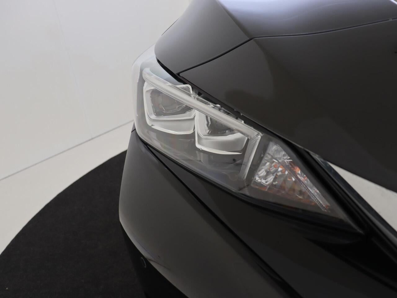 Nissan LEAF Tekna 40 kWh | Navigatie | Adaptive cruise control | Parkeersensoren & Camera | Apple & Android Carplay | Climate Control | Automatische verlichting & Regensensoren |