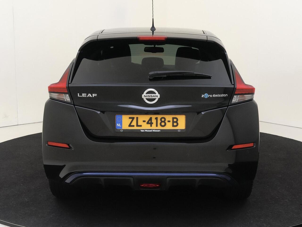 Nissan LEAF Tekna 40 kWh | Navigatie | Adaptive cruise control | Parkeersensoren & Camera | Apple & Android Carplay | Climate Control | Automatische verlichting & Regensensoren |