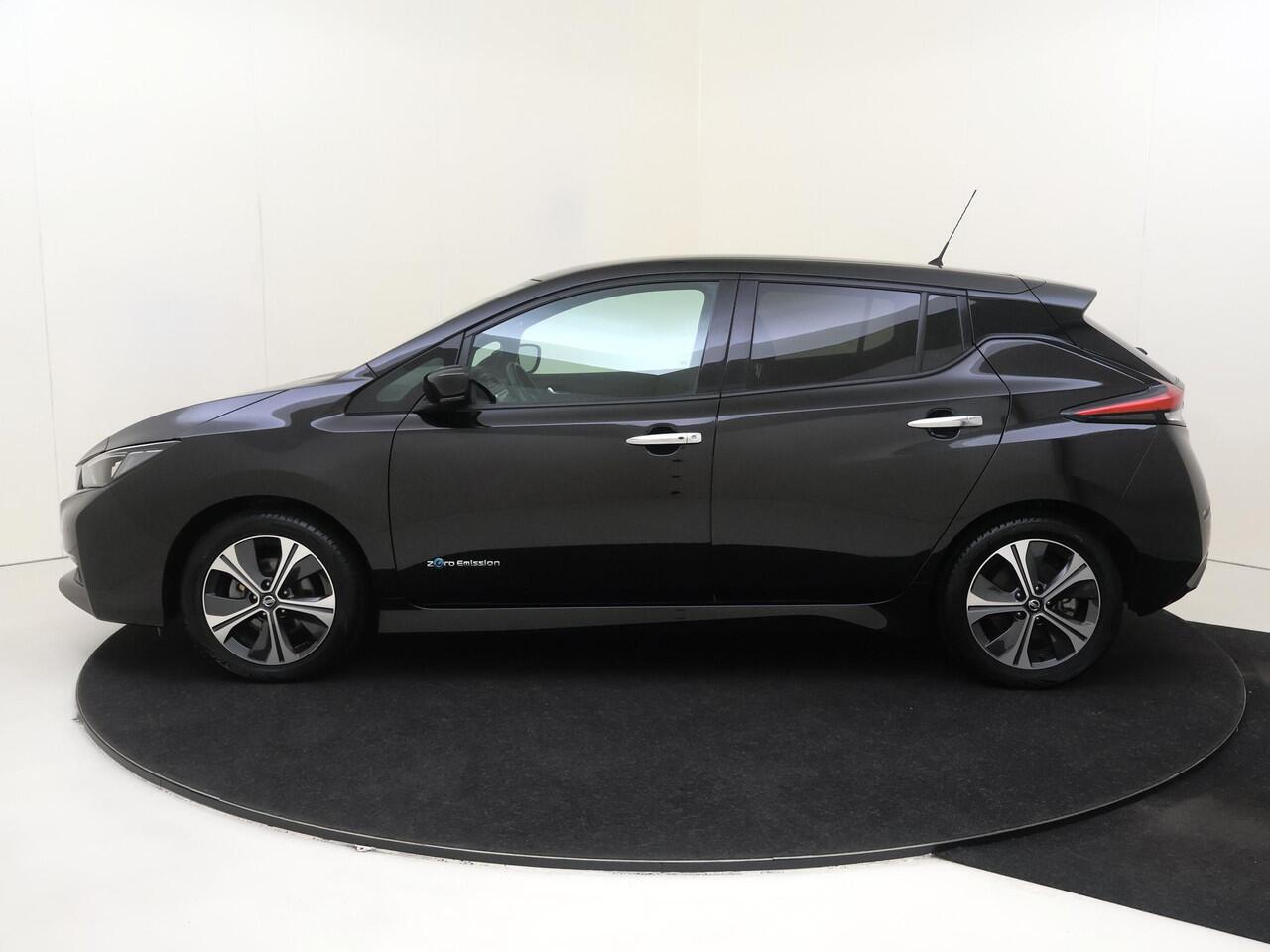 Nissan LEAF Tekna 40 kWh | Navigatie | Adaptive cruise control | Parkeersensoren & Camera | Apple & Android Carplay | Climate Control | Automatische verlichting & Regensensoren |