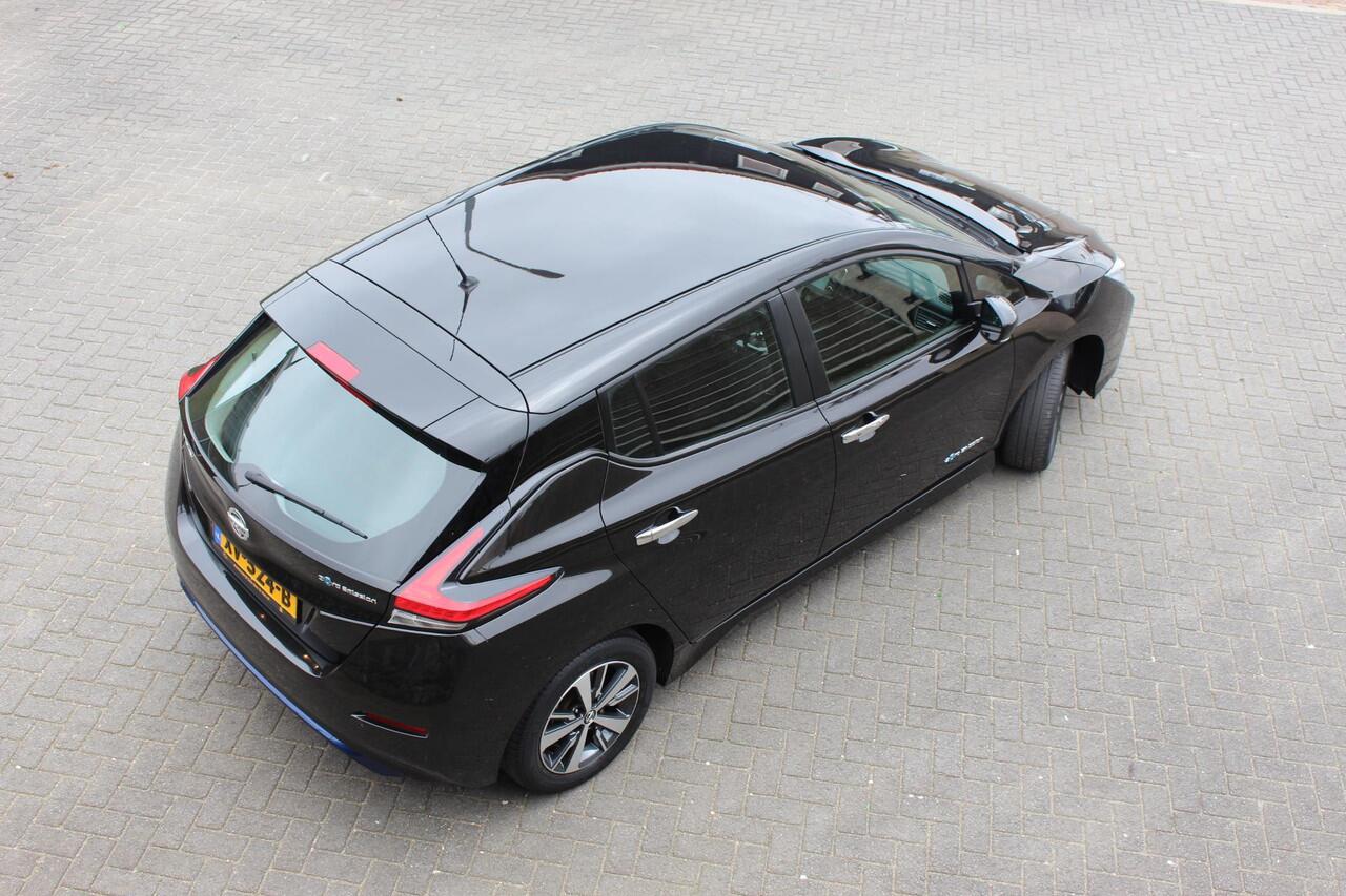 Nissan LEAF Acenta 40 kWh DAB snellader camera E pedal incl extra winter wielen set