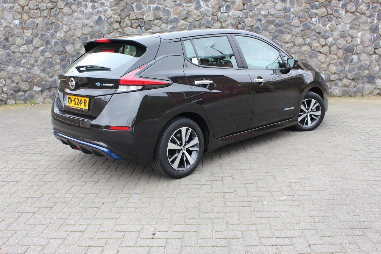 Nissan LEAF Acenta 40 kWh DAB snellader camera E pedal incl extra winter wielen set