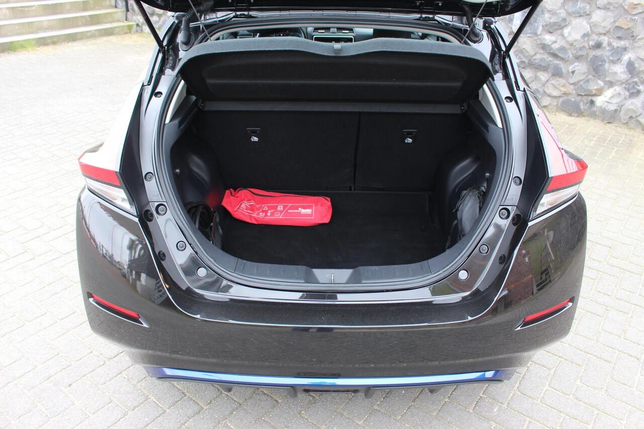Nissan LEAF Acenta 40 kWh DAB snellader camera E pedal incl extra winter wielen set