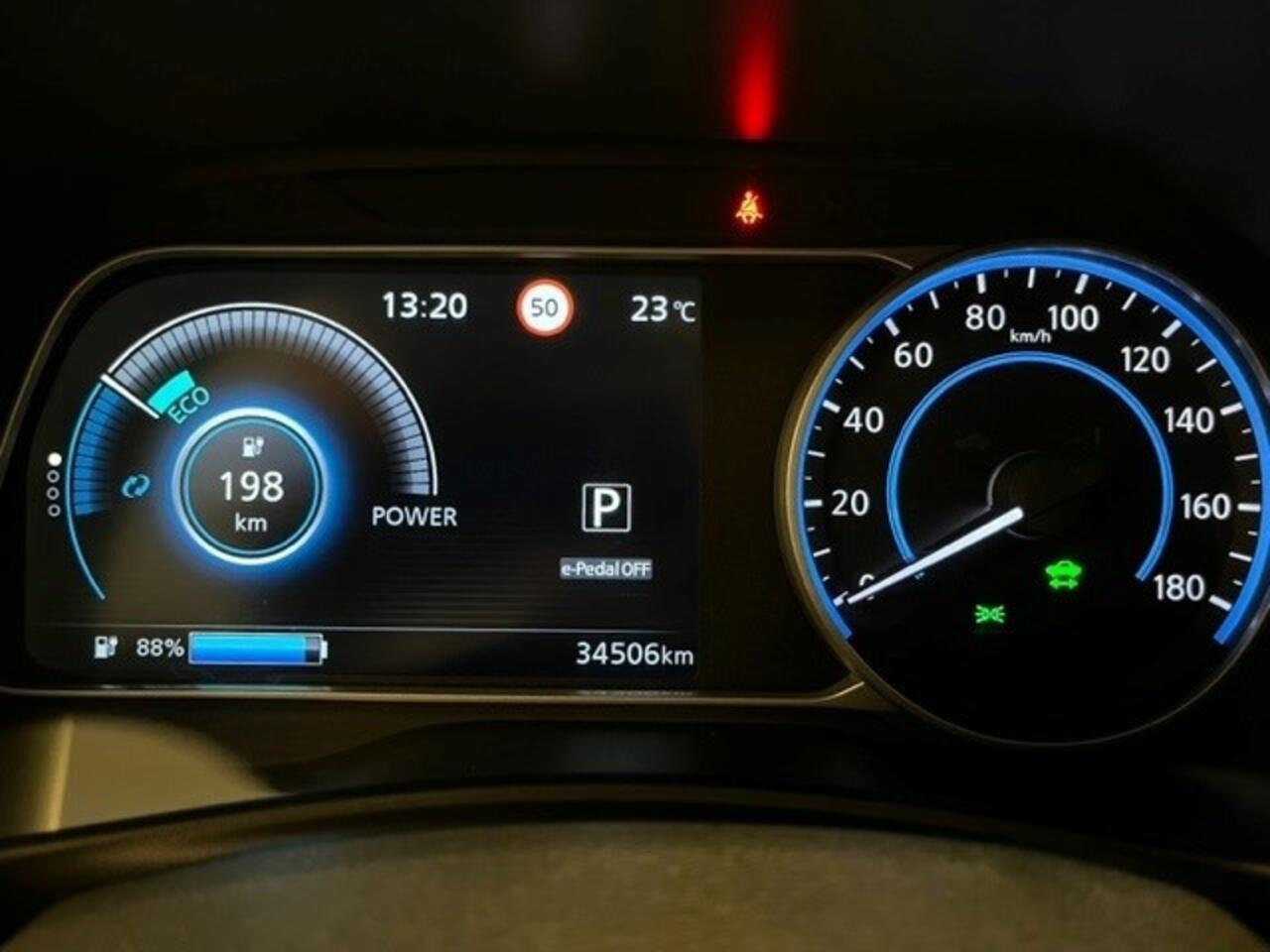 Nissan LEAF N-Connecta 40 kWh ( Orig. Nederlandse auto / lage kilometers )