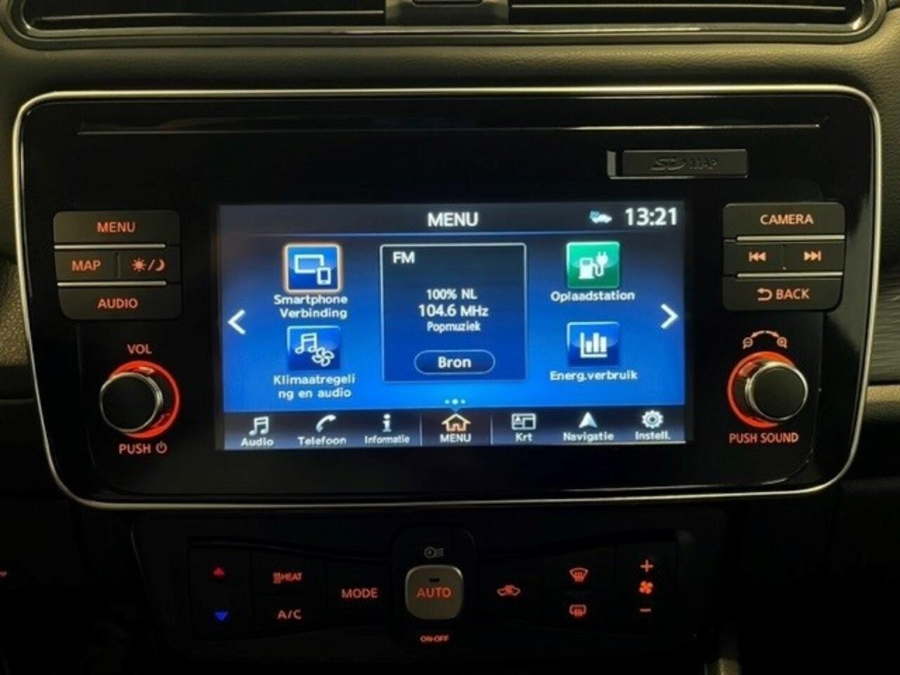 Nissan LEAF N-Connecta 40 kWh ( Orig. Nederlandse auto / lage kilometers )