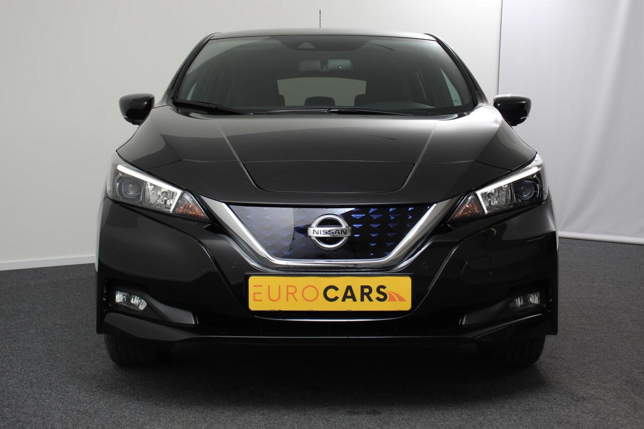 Nissan LEAF N-Connecta 40 kWh | Navigatie | Bluetooth | Cruise control | Camera | Parkeer sensoren |