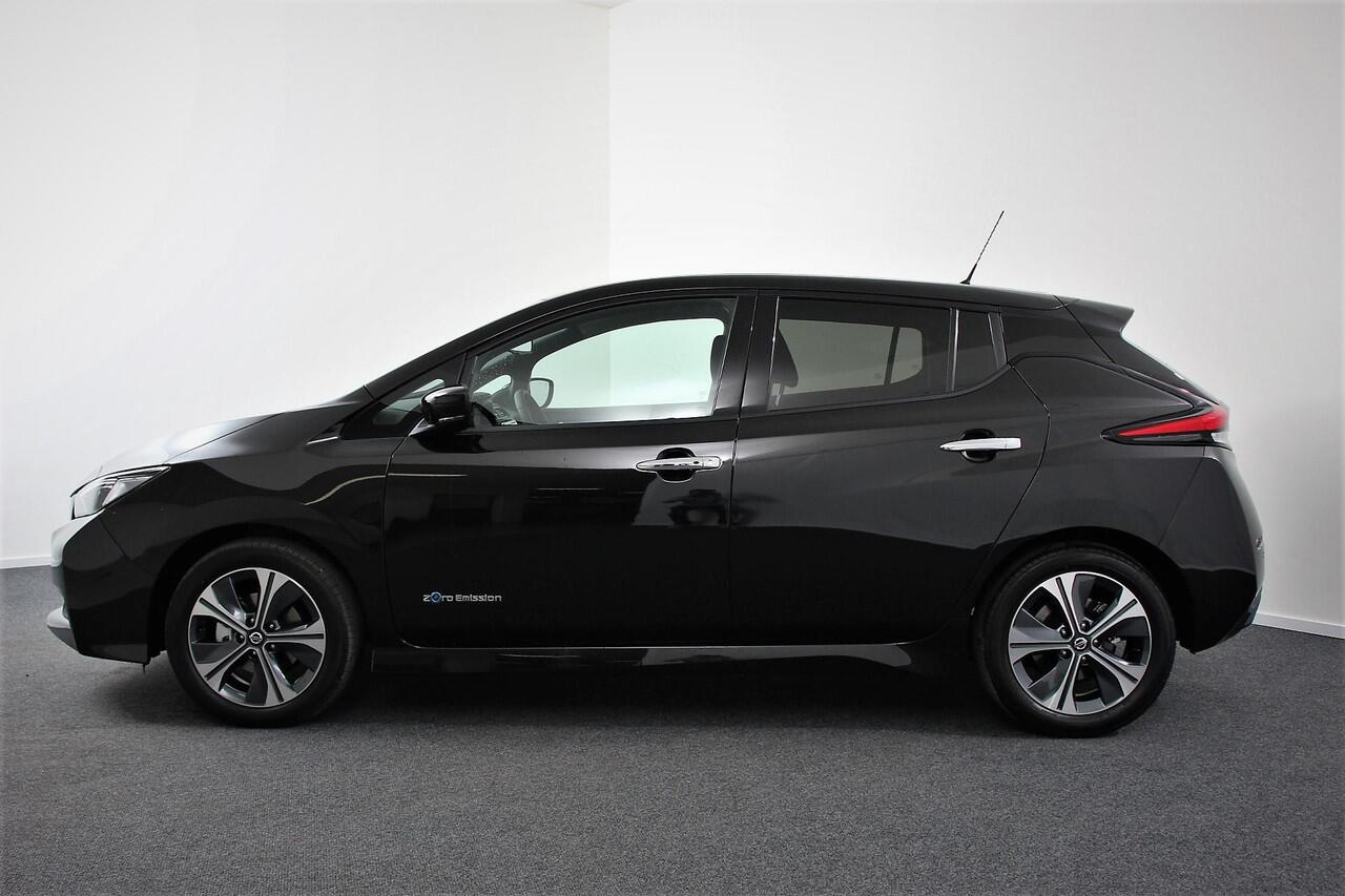 Nissan LEAF N-Connecta 40 kWh | Navigatie | Bluetooth | Cruise control | Camera | Parkeer sensoren |