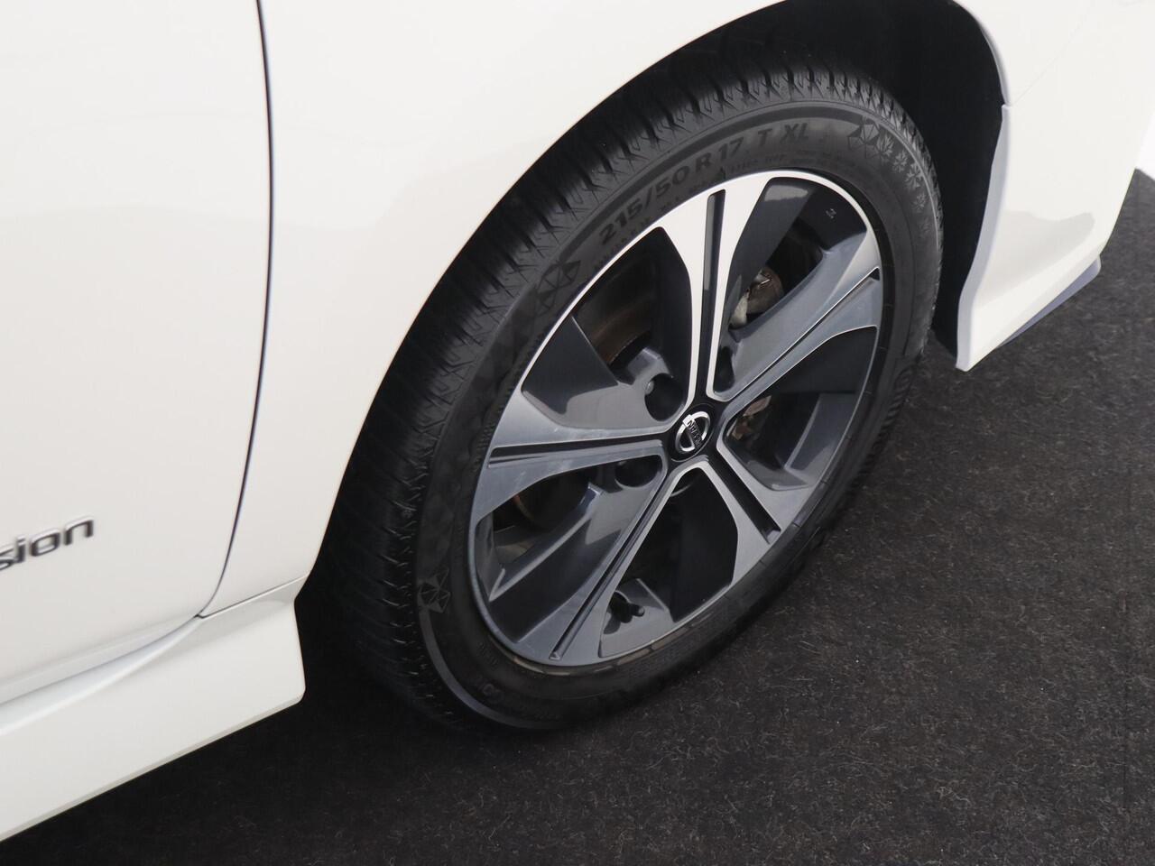 Nissan LEAF e+ Tekna 62 kWh | Stoel en stuurverwarming | Apple Carpay en Android auto