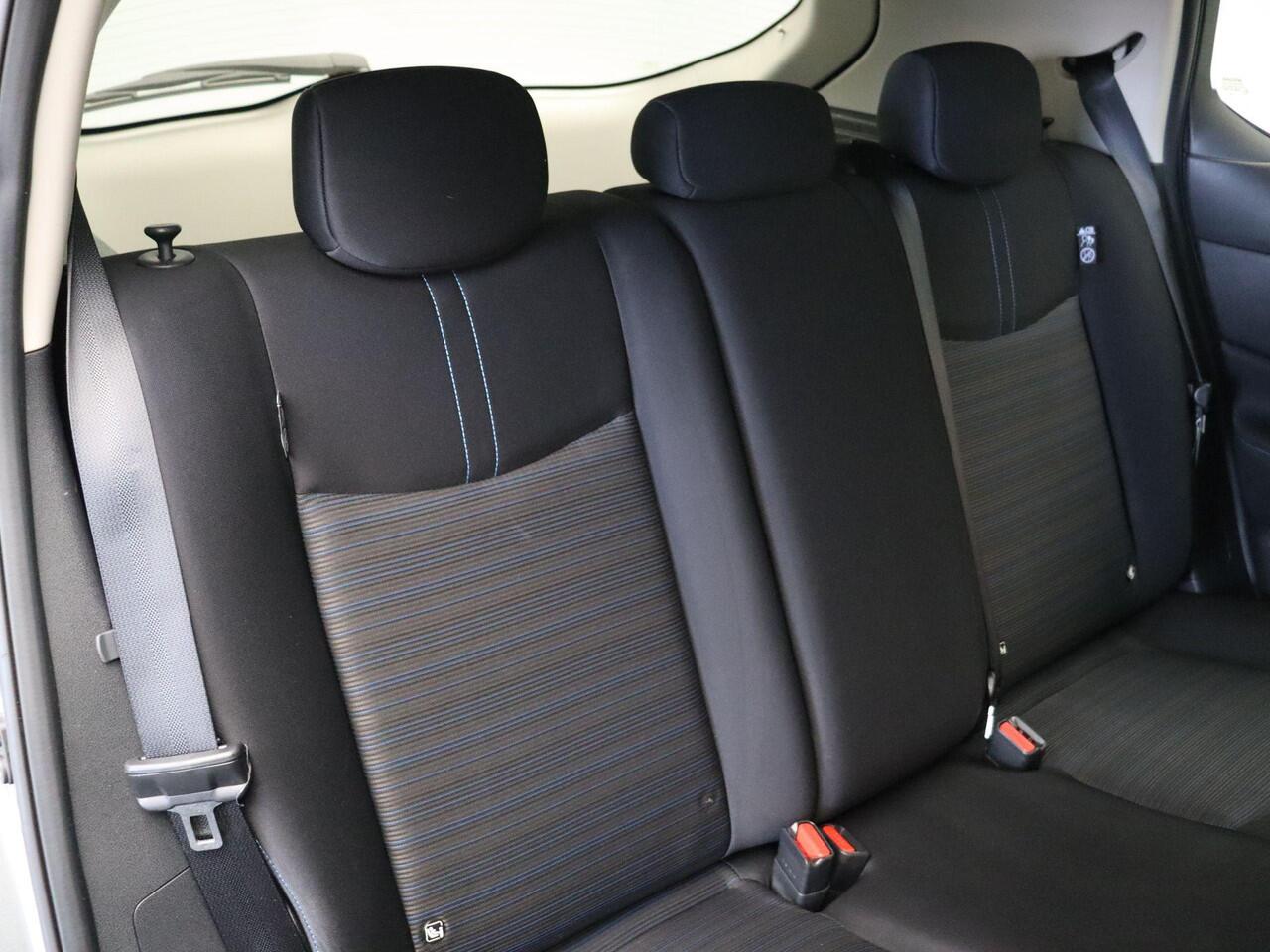 Nissan LEAF N-Connecta 40 kWh | Stuurwiel Verwarmd | Stoelverwarming | Led koplampen | All Season Banden | Accuscore 87,9% |